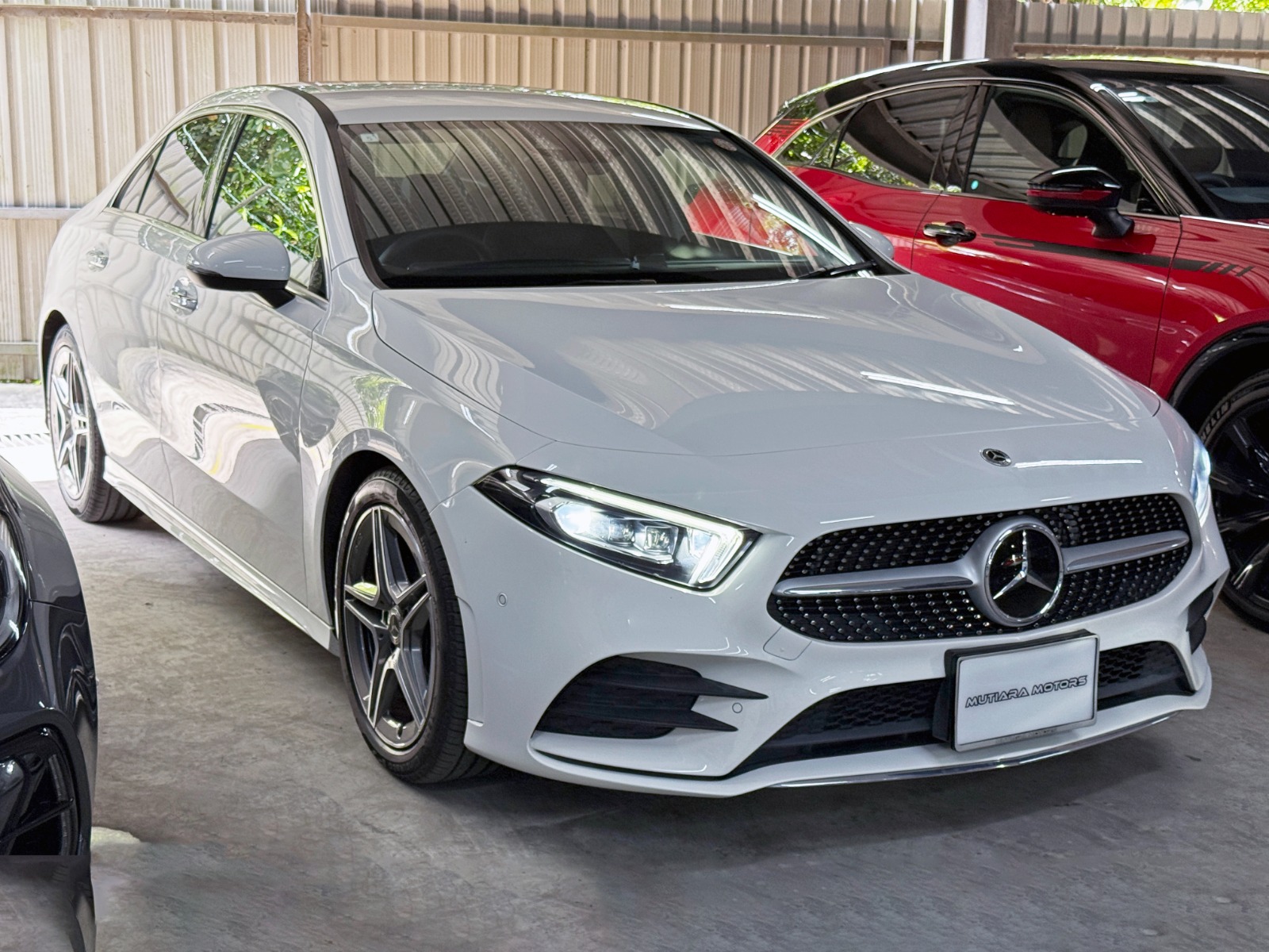 MERCEDES BENZ A180 AMG Sedan