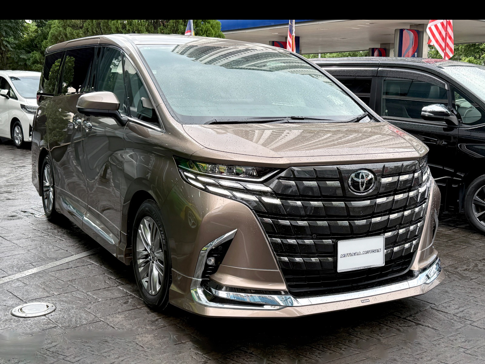 NEW MODEL TOYOTA ALPHARD Z EDITION